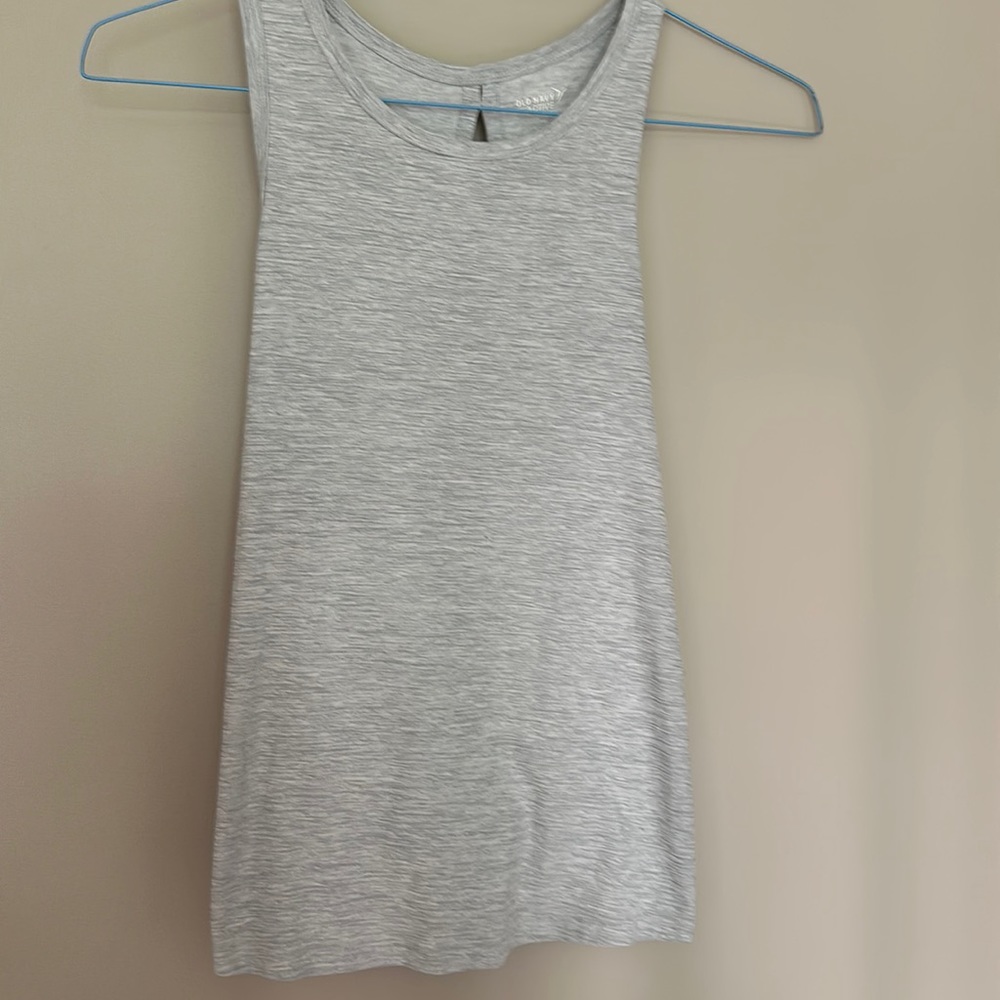 Old Navy Active Size XS Gray Tank Workout Top